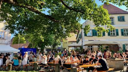 Bild: Gabi Schönberger
Das 53. Weidener Bürgerfest ging zum ersten Mal bereits am Samstag los. Die Besucherinnen und Besucher konnten an zwei Tagen das warme Sommerwetter in der Altstadt genießen.