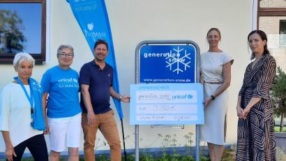 Bild: Sabrina Herl
Der Reiseveranstalter Generation-Snow beteiligt sich mit einer Spende an Unicef-Projekten.