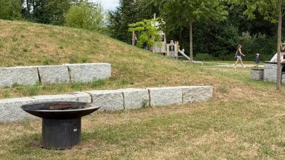 Bild: Petra Hartl
An einem lauen Sommerabend mit Freunden oder Familie grillen: Einen solchen öffentlichen Grillplatz wie hier auf der Gockelwiese in Hahnbach wünscht sich die CSU auch für Sulzbach-Rosenberg.