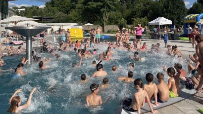 Bild: Sarah Karner 
Rekord im Wohlfühlbad Bulmare. 2082 Gäste waren bei der „Fun & Action Poolparty“ am vergangenen Samstag zu Besuch.
