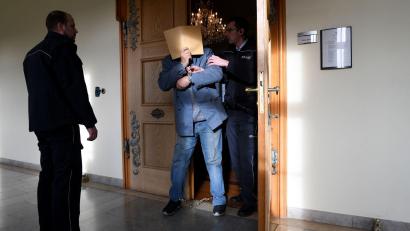 Bild: Stefan Puchner/dpa
Weil er drei Menschen getötet hat, wurde der Mann zu lebenslanger Haft verurteilt. (Archivbild)