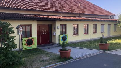 Bild: wro
Träger des Kinderhauses Sankt Marien in Fuchsmühl ist ab 1. Januar kommenden Jahres die Kindertageseinrichtung im Bistum Regensburg eGmbH.