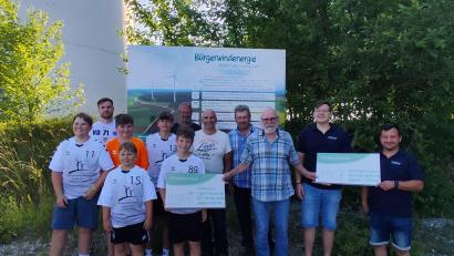 Bild: Bernhard Krieger 
Die C-Jugend-Handballer der SG Auerbach/Pegnitz bekamen 1.500 Euro.