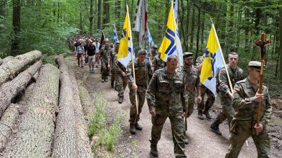 Bild: Petra Hartl
Soldaten aus der ganzen Oberpfalz, aber auch darüber hinaus, zogen am Donnerstag auf den Mariahilfberg in Amberg.