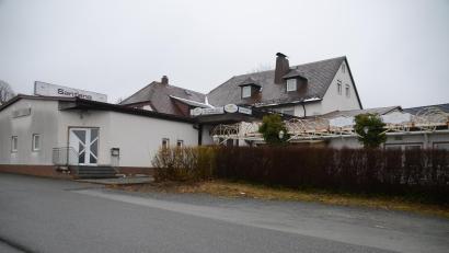 Bild: ak
Jahrzehntelang war die Kegelbahn in der Santana-Gaststätte die sportliche Heimat des Kegelvereins Gut Holz. Beide teilen sich nun mit dem Aus das gleiche Schicksal.