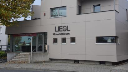 Bild: fz
Das Küchen-, Möbel- und Lichtstudio Liegl in der Unteren Bauscherstraße präsentiert sich nach umfangreichem Umbau komplett neu.