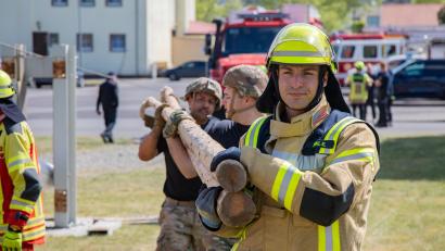 Symbolbild: Spc. Thomas Dixon
Zivile Beschäftigte spielen eine wichtige Rolle auf dem Truppenübungsplatz in Grafenwöhr. Nun darf die US-Armee dort zumindest wieder deutsche Mitarbeiter neu einstellen.