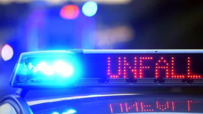 Bild: Stefan Puchner/dpa
Ein 63-Jährige wurde am Mittwoch bei einem Unfall bei Steinberg verletzt.