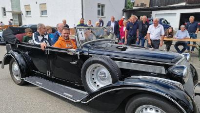 Archivbild: R. Kreuzer
So eine Fahrt im altern Adler genießt auch Oberbürgermeister Jens Meyer. .