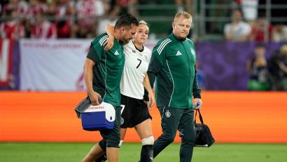 Bild: Martin Meissner/AP/dpa
Bitterer Moment für Giulia Gwinn und das deutsche EM-Team.