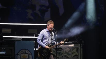 Bild: Jordan Pettitt/PA Wire/dpa
Noel Gallagher hat sich mit seinem Bruder versöhnt.