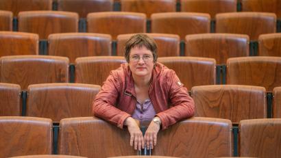 Archivbild: Nicolas Armer/dpa
Birgit Simmler ist die künstlerische Leiterin der Luisenburg-Festspiele.