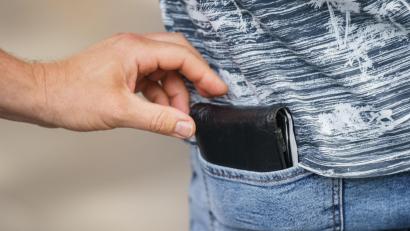 Bild: Andreas Arnold
Der Geldbeutel wurde einem 20-Jährigen am Samstagmorgen in Amberg gestohlen.