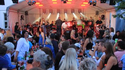 Bild: kro
Eine tolle Kulisse beim Open-Air im Rathaushof Waldsassen.