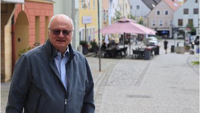 Bild: olr
Volker Liedtke gibt nach neun Jahren das Ehrenamt des Präsidenten des Oberpfälzer Kulturbundes ab. Nun wirft er einen Blick zurück auf seine Amtszeit.