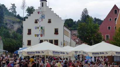 Bild: jp
Das Bürgerfest in Kastl war 2024 gut besucht. Auch in diesem Jahr hoffen die Veranstaltet auf zahlreiche Besucherinnen und Besucher.