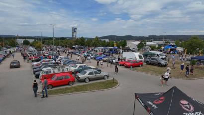 Bild: Michael Donhauser 
Zahlreiche Fahrzeuge waren beim Oldtimer-Treffen zu sehen.