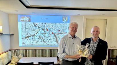 Bild: lei
Altbürgermeister Werner Renner und Rotary Präsident Marco Werner