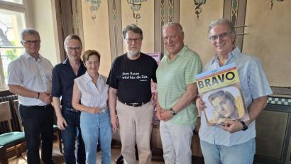 Bild: Alfred Grassmann
Der Kunstverein Unverdorben hat im Rathaus-Sitzungssaal das Programm für den Neunburger Kunstherbst vorgestellt, das insgesamt 16 Kulturtermine umfasst.