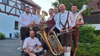 Bild: Stefan Zwerenz/exb
Blechblas-Ensemble mit 4 Trompeten, Tenorhorn, Bariton,Tuba & Drumset.