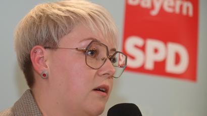 Bild: gf
Die 29-jährige Sozalversicherungsfachangestellte Lisa Hartinger wird von der Kümmersbrucker SPD einstimmig zur Kandidatin für den Chefsessel im Kümmersbrucker Rathaus gekürt.