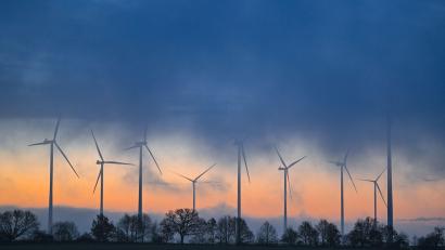 Symbolbild: Patrick Pleul/dpa
Bayerns Grüne fordern mehr Tempo bei der Ausweisung von Windkraft-Vorranggebieten.