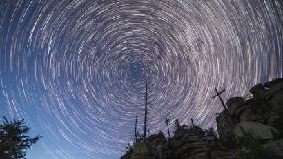Bild: Naturpark Bayerischer Wald/Gerhard Hackner
Sternenstrichspur am Dreisessel.