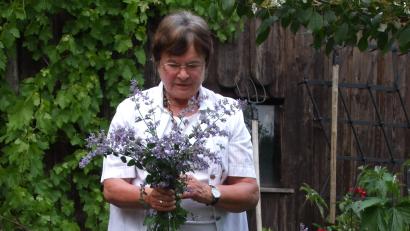 Bild: Markusine Gutjahr
Viele Schätze der Natur findet Markusine Gutjahr auch im Garten ihres Hauses "Am Bergl" oberhalb von Königstein,