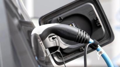 Bild: Sven Hoppe/dpa/Symbolbild
Wer elektrisch unterwegs ist, spart auf die Dauer Geld. Das hat Klimaschutzmanager Martin Kopp ausgerechnet.