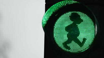 Bild: Nicolas Armer/dpa
Aus Bamberg kommt der Kinderbuchklassiker „Das Sams“. Es ist dort auch auf Ampeln verewigt. Diese fielen wegen des Stromausfalls teils aus.