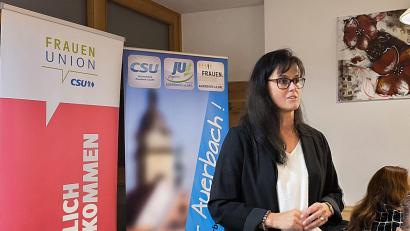 Bild: jma
Birgit Barth will Bürgermeisterin von Auerbach werden. Die CSU hat sie jetzt einstimmig zu ihrer Kandidatin für die nächste Kommunalwahl nominiert.