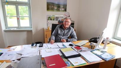 Bild: bsc
Noch offen lässt Bürgermeister Oskar Schuster seine erneute Kandidatur bei den Kommunalwahlen 2026.