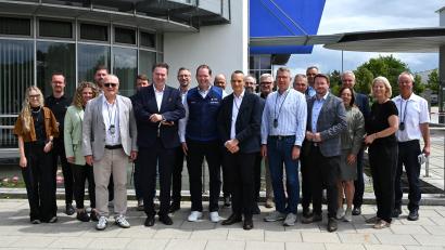 Bild: Lara Aberle
Die Mitglieder des IHK-Gremiums Schwandorf besichtigten im Rahmen ihrer Sommersitzung das BMW-Group-Werk am Standort Wackersdorf.