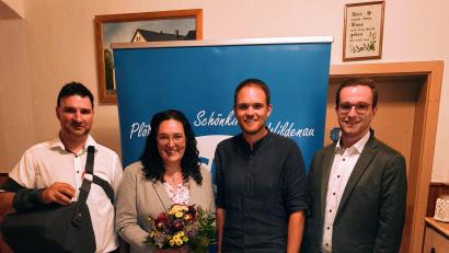Bild: Daniela Zölch
Von links: Marktratskandidat Adalbert Zölch, Bürgermeisterkandidatin Tina Zeitler, Marktratskandidat Bastian Ott, CSU-Kreisgeschäftsführer Adrian Käß.