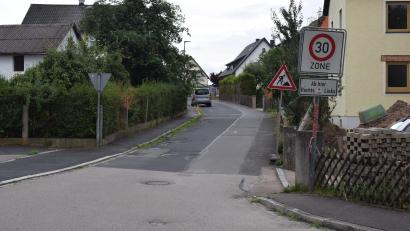 Bild: bnr
In der Ringstraße steht zwischen den Hausnummern 32 bis 42 eine Teilsanierung an.