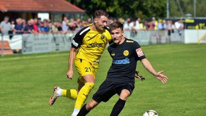Archivbild: dme
Dennis Lippert (rechts/Szene aus einem Spiel gegen Vilzing) fehlte beim Pokalspiel in Schwarzhofen