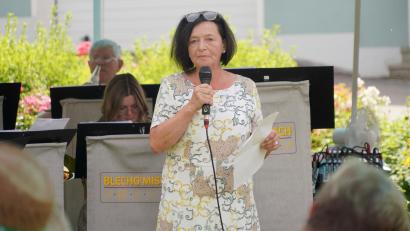 Bild: fvo
Dorfsprecherin Petra Schwab begrüßte alle Gäste zum 750. Geburtstag von Spielberg.