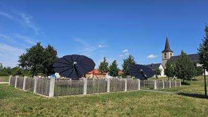 Bild: vsr
Endlich blühen die Solarblumen im Krummennaaber Bürgerpark wieder. Möglich machten dies ehrenamtliches Engagement, technischer Sachverstand und handwerkliches Geschick.