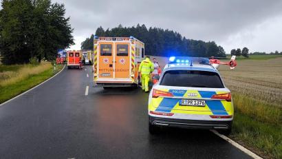 Bild: jma
Zahlreiche Einsatzkräfte wurden am Dienstagnachmittag wegen eines Unfalls auf der NEW43/BT24 alarmiert.