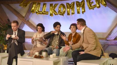 Symbolbild: Tobias Schwarzmeier
Willkommen in einer neuen Kultureinrichtung für Theaterbetrieb? Diese Szene stammt zwar aus dem Stück "Willkommen bei den Hartmanns" des Landestheaters Oberpfalz (LTO), das Archivbild könnte aber symbolisch für einen Neubeginn stehen. Der Landkreis Tirschenreuth jedenfalls ist dem noch zu gründenden Zweckverband schon beigetreten.
