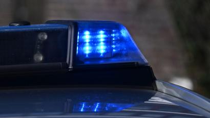 Symbolbild: Bernd Weißbrod/dpa
Pressebericht der Grenzpolizeiinspektion Waidhaus: Dopingmittel und Medikamente bei Kontrolle entdeckt.