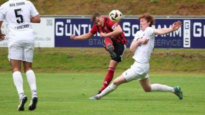 Archivbild: Dieter Jäschke
Auf die Treffsicherheit von Torjäger Nico Argauer (Mitte) setzt der SC Luhe-Wildenau im Heimspiel am Samstag gegen den TSV Bad Abbach.