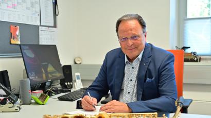 Bild: Florian Miedl
Nimmt nach 45 Jahren Abschied von seiner Musikschule: Erwin Jahreis.