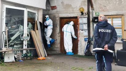 Bild: Christine Vincon/dpa
Die Spurensicherung fand abgetrennte Leichenteile in dem Haus. (Archivbild)