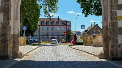 Bild: Stephan Huber
Blick vom Nabburger Tor in Amberg auf den großen Kreisverkehr. Der Amberger Stadtrat will sich nicht an einer Planungsvereinbarung mit dem Staatlichen Straßenbauamt für einen eventuellen Umbau beteiligen.