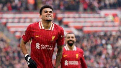 Bild: Andrew Yates/CSM via ZUMA Press Wire/dpa
Luis Díaz schon in Rot, aber noch im Trikot des Liverpool FC.