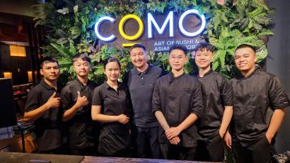 Bild: Tobias Gräf
Chef Michael Hoang (Mitte) und seine Frau Thu mit Teilen des "Como"-Teams (von links, nur Vornamen): Phan, Trung, Duy Anh, Phuong und Dang.