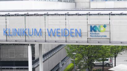 Archivbild: Gabi Schönberger
Die Kliniken Nordoberpfalz AG verzeichnet für das Jahr 2024 ein Defizit von 11,7 Millionen Euro. Im Wirtschaftsplan rechneten die Verantwortlichen mit einem deutlich höheren Fehlbetrag.