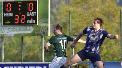 Bild: mhs
Florian Weingärtner (links) und seine Kollegen vom TSV Dieterskirchen sind mit zwei Niederlagen in die Saison der Fußball-Kreisliga West gestartet.