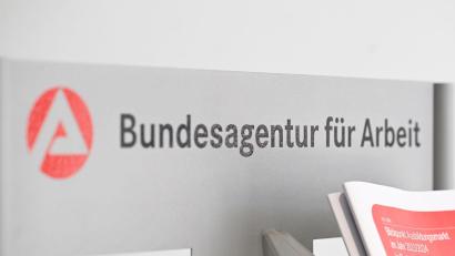 Symbolbild: Bernd Weißbrod/dpa
Die Arbeitslosigkeit in Amberg und Amberg-Sulzbach ist im Juli 2025 gestiegen.